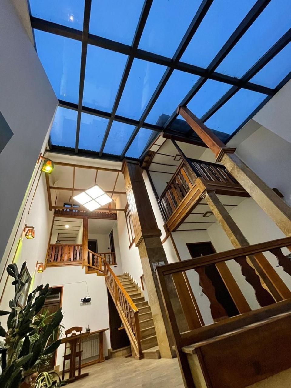 Yerevan Hotel Exterior foto